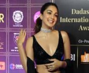 ‘I can tap my back now’: Kiara Advani REVEALS that ONE skillset she learned during lockdown at the Dadasaheb Phalke Awards 2021. Watch on as the actress has a BIG ANNOUNCEMENT to make regarding her upcoming film, Shershaah co-starring Sidharth Malhotra. Kiara Advani is known for her flair in acting and fashion. On Saturday, the actress made her way to the red carpet of the Dadasaheb Phalke Awards 2021 looking every bit glamorous. She took home the award for Critics Choice best actress for Gu