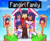 Having a FAN GIRL FAMILY in Minecraft! from feli fan