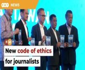 The communications minister says there is no absolute freedom for an individual or organisation to publish false statements.&#60;br/&#62;&#60;br/&#62;&#60;br/&#62;Read More: https://www.freemalaysiatoday.com/category/nation/2024/02/20/fahmi-launches-journo-code-of-ethics-warns-against-fake-news/ &#60;br/&#62;&#60;br/&#62;Laporan Lanjut: https://www.freemalaysiatoday.com/category/bahasa/tempatan/2024/02/20/kerajaan-lancar-kod-etika-media-elak-berita-palsu/&#60;br/&#62;&#60;br/&#62;Free Malaysia Today is an independent, bi-lingual news portal with a focus on Malaysian current affairs.&#60;br/&#62;&#60;br/&#62;Subscribe to our channel - http://bit.ly/2Qo08ry&#60;br/&#62;------------------------------------------------------------------------------------------------------------------------------------------------------&#60;br/&#62;Check us out at https://www.freemalaysiatoday.com&#60;br/&#62;Follow FMT on Facebook: http://bit.ly/2Rn6xEV&#60;br/&#62;Follow FMT on Dailymotion: https://bit.ly/2WGITHM&#60;br/&#62;Follow FMT on Twitter: http://bit.ly/2OCwH8a &#60;br/&#62;Follow FMT on Instagram: https://bit.ly/2OKJbc6&#60;br/&#62;Follow FMT on TikTok : https://bit.ly/3cpbWKK&#60;br/&#62;Follow FMT Telegram - https://bit.ly/2VUfOrv&#60;br/&#62;Follow FMT LinkedIn - https://bit.ly/3B1e8lN&#60;br/&#62;Follow FMT Lifestyle on Instagram: https://bit.ly/39dBDbe&#60;br/&#62;------------------------------------------------------------------------------------------------------------------------------------------------------&#60;br/&#62;Download FMT News App:&#60;br/&#62;Google Play – http://bit.ly/2YSuV46&#60;br/&#62;App Store – https://apple.co/2HNH7gZ&#60;br/&#62;Huawei AppGallery - https://bit.ly/2D2OpNP&#60;br/&#62;&#60;br/&#62;#FMTNews #FahmiFadzil #CodeOfEthics #Journalist