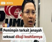 Umno Johor akan mengkaji status keahlian seorang pemimpin Pemuda yang dipercayai terlibat jenayah seksual.&#60;br/&#62;&#60;br/&#62;Laporan Lanjut: https://www.freemalaysiatoday.com/category/bahasa/tempatan/2024/03/20/umno-johor-kaji-keahlian-pemimpin-terkait-jenayah-seksual/&#60;br/&#62;&#60;br/&#62;&#60;br/&#62;Free Malaysia Today is an independent, bi-lingual news portal with a focus on Malaysian current affairs.&#60;br/&#62;&#60;br/&#62;Subscribe to our channel - http://bit.ly/2Qo08ry&#60;br/&#62;------------------------------------------------------------------------------------------------------------------------------------------------------&#60;br/&#62;Check us out at https://www.freemalaysiatoday.com&#60;br/&#62;Follow FMT on Facebook: https://bit.ly/49JJoo5&#60;br/&#62;Follow FMT on Dailymotion: https://bit.ly/2WGITHM&#60;br/&#62;Follow FMT on X: https://bit.ly/48zARSW &#60;br/&#62;Follow FMT on Instagram: https://bit.ly/48Cq76h&#60;br/&#62;Follow FMT on TikTok : https://bit.ly/3uKuQFp&#60;br/&#62;Follow FMT Berita on TikTok: https://bit.ly/48vpnQG &#60;br/&#62;Follow FMT Telegram - https://bit.ly/42VyzMX&#60;br/&#62;Follow FMT LinkedIn - https://bit.ly/42YytEb&#60;br/&#62;Follow FMT Lifestyle on Instagram: https://bit.ly/42WrsUj&#60;br/&#62;Follow FMT on WhatsApp: https://bit.ly/49GMbxW &#60;br/&#62;------------------------------------------------------------------------------------------------------------------------------------------------------&#60;br/&#62;Download FMT News App:&#60;br/&#62;Google Play – http://bit.ly/2YSuV46&#60;br/&#62;App Store – https://apple.co/2HNH7gZ&#60;br/&#62;Huawei AppGallery - https://bit.ly/2D2OpNP&#60;br/&#62;&#60;br/&#62;#BeritaFMT #UmnoJohor #JenayahSeksual