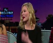 Jamie Foxx shows a clip of him trying to resuscitate his aunt&#39;s horrible Thanksgiving turkey and Kirsten Dunst talks about her Magnum P.I. holiday party.