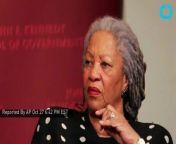Toni Morrison received a lifetime achievement award Thursday night from the PEN American Center, a ceremony of music and words that ended with a special treat from the guest of honor.