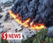 A noon fire destroyed scores of wooden electrical cable reels kept at a Sabah Electricity Sdn Bhd storage facility in Manggatal, about 12km from Kota Kinabalu.&#60;br/&#62;&#60;br/&#62;Read more at https://shorturl.at/qDKP8&#60;br/&#62;&#60;br/&#62;WATCH MORE: https://thestartv.com/c/news&#60;br/&#62;SUBSCRIBE: https://cutt.ly/TheStar&#60;br/&#62;LIKE: https://fb.com/TheStarOnline&#60;br/&#62;