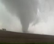 Watch as storm chasers drive through a tornado tearing across Iowa.Extreme meteorologist Dr Reed Timmer and his crew got an incredible view of the twister on Tuesday 16 April.