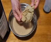 How to make kava using the traditional method of kneading and squeezing the strainer bag. &#60;br/&#62;Step 1: Fill your basin with about 1000ml of water.&#60;br/&#62;Step 2: Add 3-4 tablespoons of your favourite kava pros kava powder to the strainer bag. &#60;br/&#62;Step 3: Knead and squeeze the strainer bag inside the basin of water until it is nice and dark.&#60;br/&#62;Step 4: Drink in shots of 100-150ml all at once ever 10-15min.&#60;br/&#62;Make sure to stir well before each shot.&#60;br/&#62;Enjoy