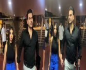 Newlyweds Arbaaz Khan and Sshura Khan consistently make headlines whenever they are spotted out and about in the city, let us tell you, they have returned to Mumbai after a romantic holiday in Dubai. In the early hours of Friday, the couple was spotted at the Mumbai airport. Twinning in black, the duo gave major couple goals. Watch the viral video here!&#60;br/&#62;&#60;br/&#62;#arbaazkhan #shurakhan #arbaazshuratwinning #arbaazshura #trending #viral #bollywoodlife #celebupdate #entertainmentnews #celebrity #spotted