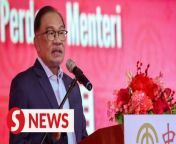 Prime Minister Datuk Seri Anwar Ibrahim extended an invitation to all business leaders from the Chinese and Indian communities to the Bumiputera Economic Congress 2024 (KEB 2024).&#60;br/&#62;&#60;br/&#62;In his speech at the Chinese New Year celebration organised by the Associated Chinese Chambers of Commerce and Industry of Malaysia (ACCCIM) on Thursday (Feb 15), Anwar said the input from leaders of respective communities was important to tackle economic issues faced by the Bumiputera community.&#60;br/&#62;&#60;br/&#62;Anwar also assured that the government would continue programmes to tackle hardcore poverty in the nation regardless of race. &#60;br/&#62;&#60;br/&#62;Read more at http://tinyurl.com/ycymz9kv&#60;br/&#62;WATCH MORE: https://thestartv.com/c/news&#60;br/&#62;SUBSCRIBE: https://cutt.ly/TheStar&#60;br/&#62;LIKE: https://fb.com/TheStarOnline