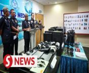 Police have arrested 43 suspects in raids across nine states in connection with the alleged Accerx cryptocurrency scam.&#60;br/&#62;&#60;br/&#62;Bukit Aman Commercial Crime Investigation Department director Comm Datuk Seri Ramli Mohamed Yoosuf said operations were conducted in response to 135 reports involving RM93.26mil in losses.&#60;br/&#62;&#60;br/&#62;Read more at https://shorturl.at/giBOY&#60;br/&#62;&#60;br/&#62;WATCH MORE: https://thestartv.com/c/news&#60;br/&#62;SUBSCRIBE: https://cutt.ly/TheStar&#60;br/&#62;LIKE: https://fb.com/TheStarOnline