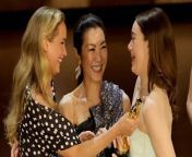 Michelle Yeoh is clearing up any confusion over why she handed Emma Stone&#39;s Oscar to Jennifer Lawrence just before Stone accepted the trophy for best actress at the Academy Awards. Former best actress Oscar winners Sally Field, Charlize Theron, Jessica Lange and Lawrence took a moment to introduce each of this year&#39;s nominees, with last year&#39;s winner Michelle Yeoh set to hand the trophy to the winner. When Stone&#39;s name was called, Yeoh took an extra second to hand the trophy to Jennifer Lawrence instead, but it&#39;s actually for a sentimental reason.