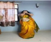 sexy indian bhabhi sexy navel body shaking dance show