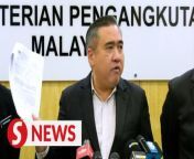 &#60;br/&#62;The Transport Ministry (MOT) has clarified that the MySikap and Mainframe contracts for all Road Transport Department&#39;s (JPJ) offices were awarded to HeiTech Padu Bhd through open tender.&#60;br/&#62;&#60;br/&#62;Minister Anthony Loke told a press conference on Wednesday (April 17) that HeiTech Padu secured the contract based on its competitive bid of RM185.07 million and successful evaluation, refuting suggestions from some quarters that the project was offered to HeiTech Padu was established because the company’s director or shareholder has ties to Prime Minister Datuk Seri Anwar Ibrahim, namely Datuk Farhashwafa Salvador.&#60;br/&#62;&#60;br/&#62;Loke said the Prime Minister and the Cabinet took a serious view of the insinuations, adding that dissatisfied parties could lodge complaints with the Malaysian Anti-Corruption Commission for further investigation.&#60;br/&#62;&#60;br/&#62;Read more at https://tinyurl.com/mrxsev4p&#60;br/&#62;&#60;br/&#62;WATCH MORE: https://thestartv.com/c/news&#60;br/&#62;SUBSCRIBE: https://cutt.ly/TheStar&#60;br/&#62;LIKE: https://fb.com/TheStarOnline&#60;br/&#62;