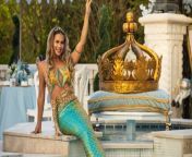 Meet the woman who makes up to &#36;8k a show as a professional mermaid - despite being scared of the ocean.&#60;br/&#62;&#60;br/&#62;Elle Jimenez, 34, has spent the last eight years performing as a mermaid at kids&#39; birthdays or corporate events - despite originally being scared of the sea.&#60;br/&#62;&#60;br/&#62;She overcame her fear and learnt to swim and now makes up to &#36;8k-an-hour swimming in aquariums or performing with celebrities such as the Jonas Brothers, Bruno Mars and Dj Khalid.