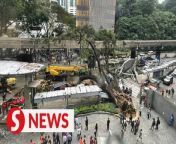 Vehicular traffic along Jalan Sultan Ismail in Kuala Lumpur in front of Concorde Hotel have been diverted to make way for clean-up works after a massive tree fell on 17 vehicles in the area on Tuesday (May 7) afternoon.&#60;br/&#62;&#60;br/&#62;WATCH MORE: https://thestartv.com/c/news&#60;br/&#62;SUBSCRIBE: https://cutt.ly/TheStar&#60;br/&#62;LIKE: https://fb.com/TheStarOnline